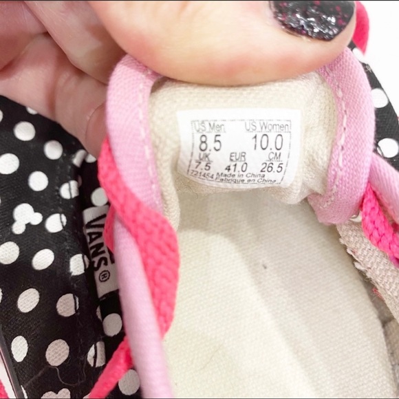 Rare Vans Custom Disney Sneakers-- Mickey Mouse - Picture 8 of 8